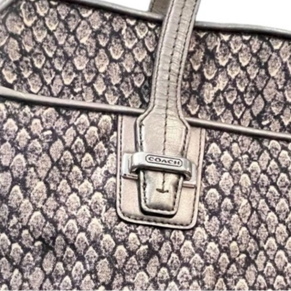 COACH "Taylor"  Python Snake
Print Alexis Carryall
Shoulder Bag - Picture 8 of 15